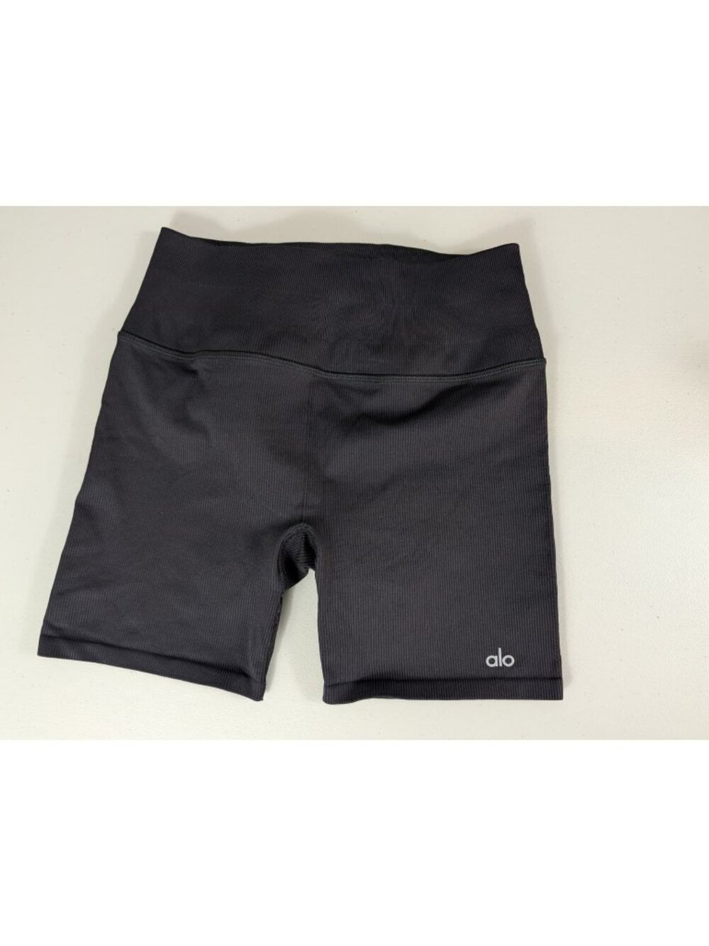 Alo yoga 5 seamless ribbed shorts in black women's size M